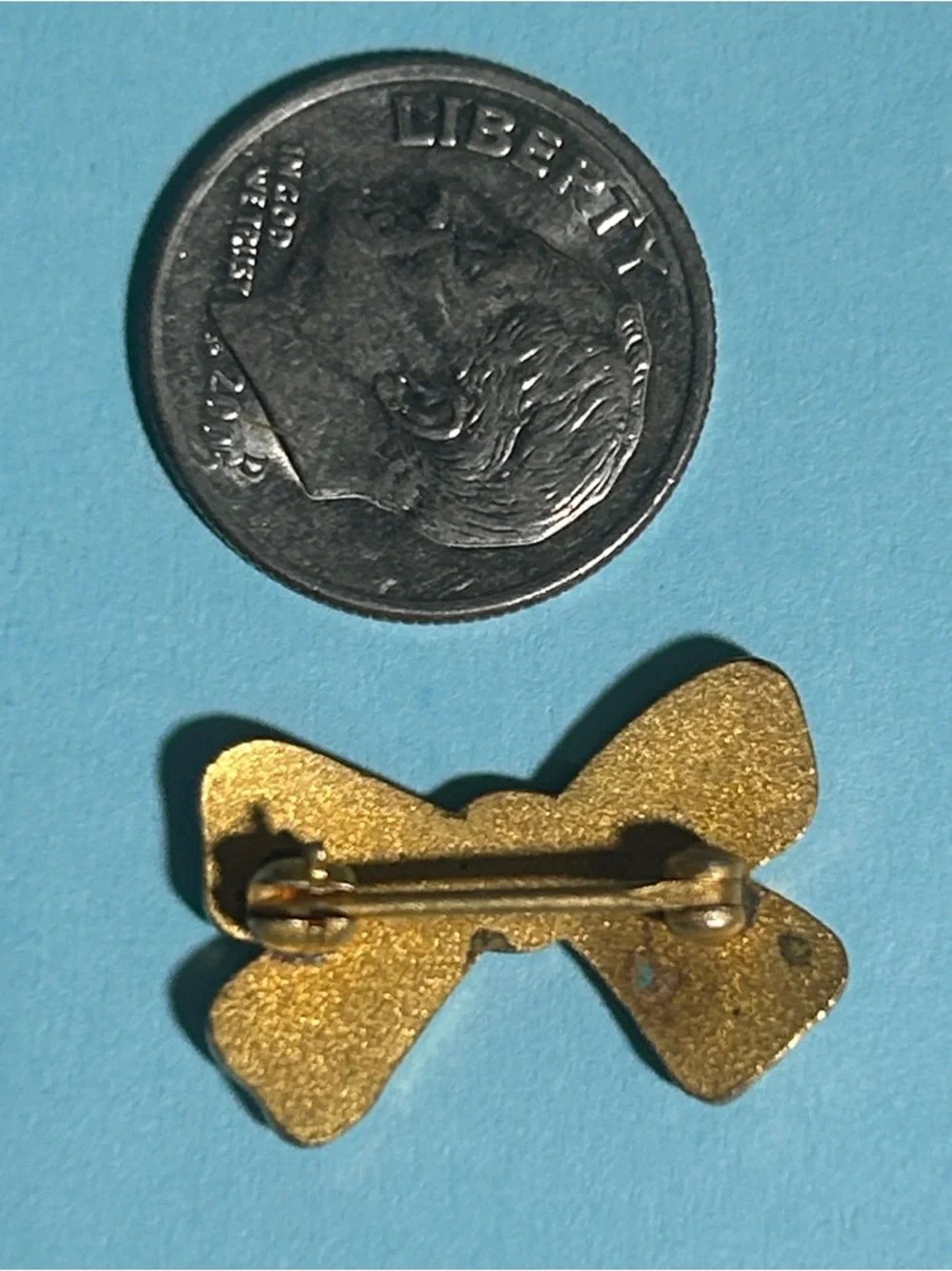 Women’s Christian Temperance Union, Suffrage Collectible White Bow Pin (Fair)
